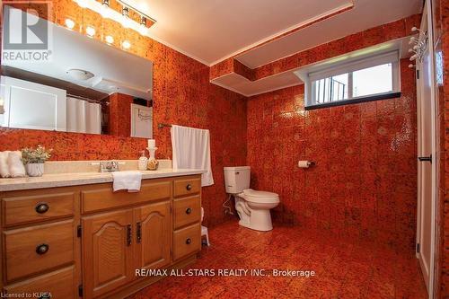 677 Highway 36, Kawartha Lakes (Lindsay), ON - Indoor Photo Showing Bathroom