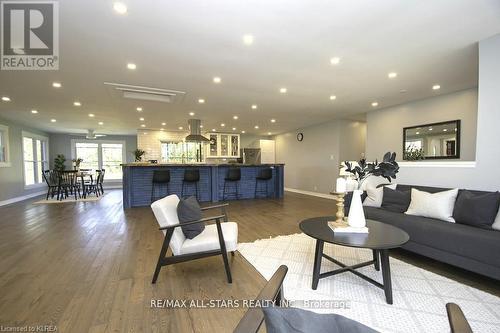 677 Highway 36, Kawartha Lakes (Lindsay), ON - Indoor Photo Showing Living Room