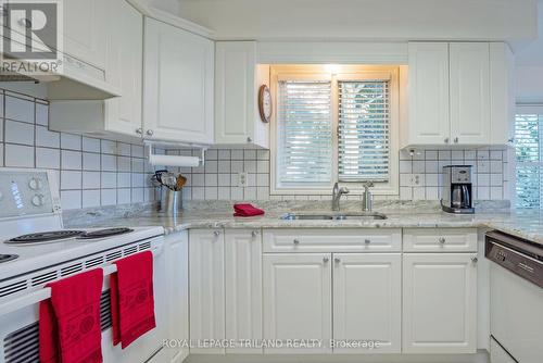 19 - 65 Fiddlers Green Road, London, ON - Indoor Photo Showing Kitchen With Double Sink