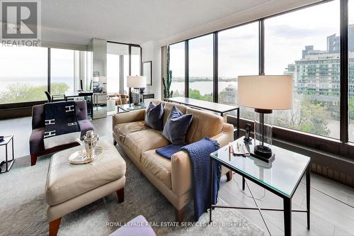 804 - 2045 Lake Shore Boulevard W, Toronto, ON - Indoor Photo Showing Living Room