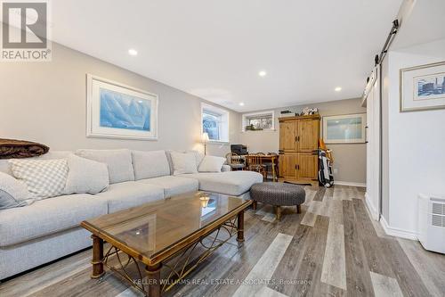 2 Gray Gate, Halton Hills, ON - Indoor Photo Showing Living Room