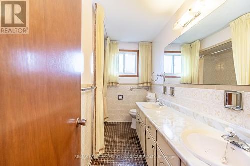 50 St Andrews Boulevard, Toronto, ON - Indoor Photo Showing Bathroom