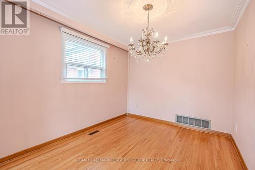 50 St Andrews Boulevard, Toronto, ON - Indoor Photo Showing Other Room