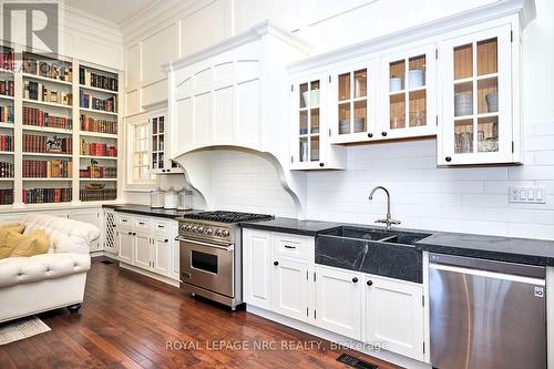 2877 Mcsherry Lane, Pelham (663 - North Pelham), ON - Indoor Photo Showing Kitchen With Double Sink