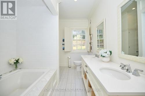 2877 Mcsherry Lane, Pelham (663 - North Pelham), ON - Indoor Photo Showing Bathroom