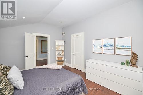 2877 Mcsherry Lane, Pelham (663 - North Pelham), ON - Indoor Photo Showing Bedroom