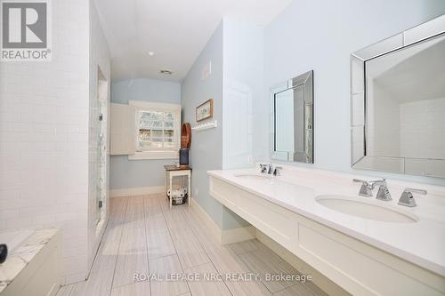 2877 Mcsherry Lane, Pelham (663 - North Pelham), ON - Indoor Photo Showing Bathroom