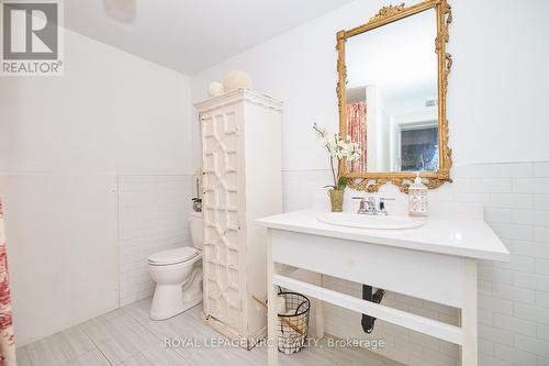 2877 Mcsherry Lane, Pelham (663 - North Pelham), ON - Indoor Photo Showing Bathroom