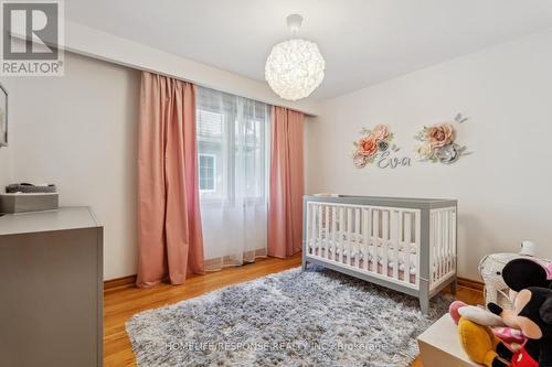 89 Cumberland Drive, Mississauga, ON - Indoor Photo Showing Bedroom