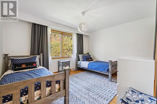 89 Cumberland Drive, Mississauga, ON - Indoor Photo Showing Bedroom