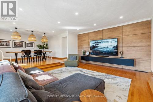 89 Cumberland Drive, Mississauga, ON - Indoor Photo Showing Living Room