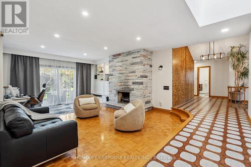 89 Cumberland Drive, Mississauga, ON - Indoor Photo Showing Living Room With Fireplace