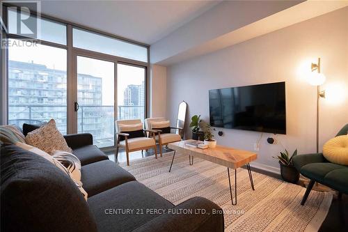 2501 - 105 The Queensway Avenue, Toronto, ON - Indoor Photo Showing Living Room