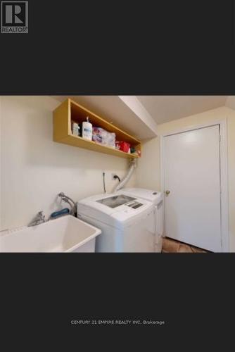 4 Slessor Lane, Brampton, ON - Indoor Photo Showing Laundry Room