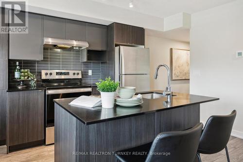 116 - 1135 Cooke Boulevard, Burlington, ON - Indoor Photo Showing Kitchen With Stainless Steel Kitchen With Upgraded Kitchen