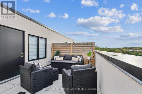 116 - 1135 Cooke Boulevard, Burlington, ON - Outdoor With Balcony With View