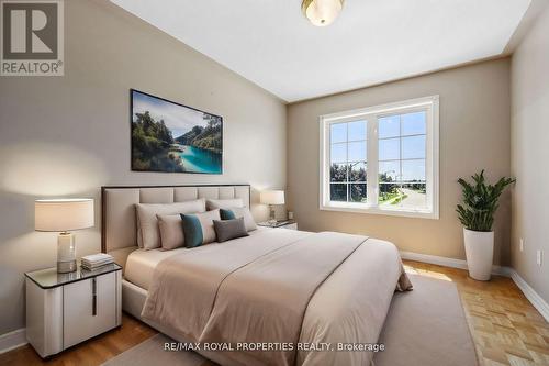 7173 Village Walk, Mississauga, ON - Indoor Photo Showing Bedroom