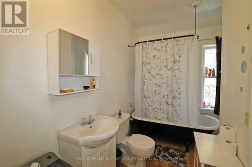 11 Russell Street W, Smiths Falls, ON - Indoor Photo Showing Bathroom