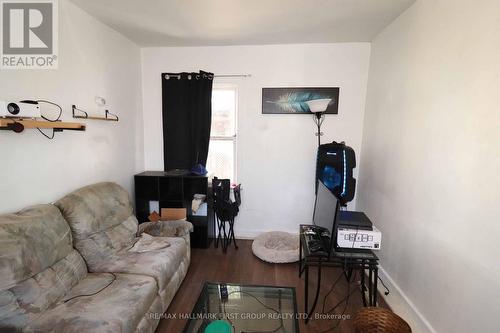 11 Russell Street W, Smiths Falls, ON - Indoor Photo Showing Living Room