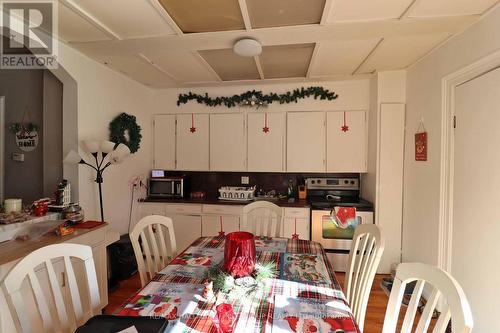 11 Russell Street W, Smiths Falls, ON - Indoor Photo Showing Dining Room