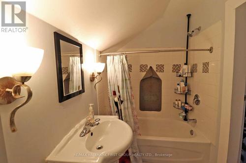 11 Russell Street W, Smiths Falls, ON - Indoor Photo Showing Bathroom