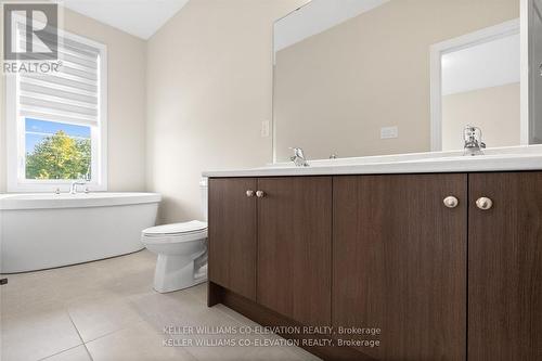 1447 National Common, Burlington, ON - Indoor Photo Showing Bathroom