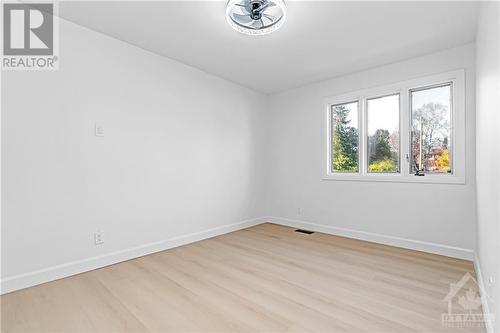 22 Whitehill Avenue, Ottawa, ON - Indoor Photo Showing Other Room