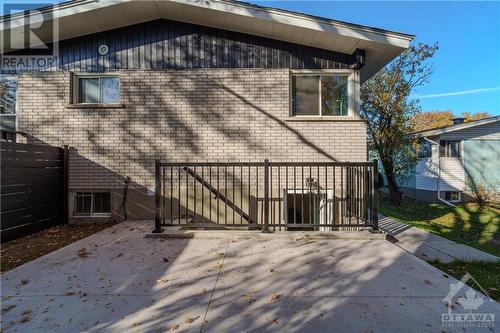 Separate entrance for second unit - 22 Whitehill Avenue, Ottawa, ON - Outdoor