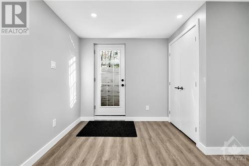 22 Whitehill Avenue, Ottawa, ON - Indoor Photo Showing Other Room