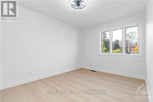 22 Whitehill Avenue, Ottawa, ON - Indoor Photo Showing Other Room