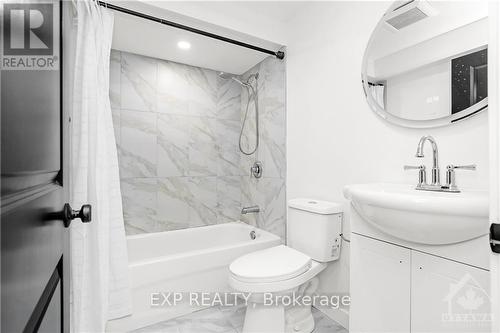 22 Whitehill Avenue, Ottawa, ON - Indoor Photo Showing Bathroom