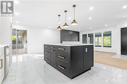 22 Whitehill Avenue, Ottawa, ON - Indoor Photo Showing Kitchen With Upgraded Kitchen