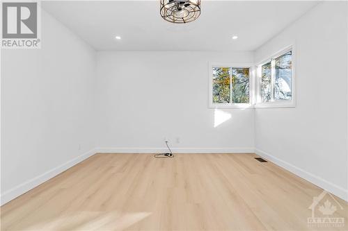 22 Whitehill Avenue, Ottawa, ON - Indoor Photo Showing Other Room