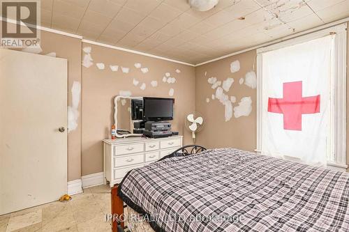 1085 3Rd A Avenue E, Owen Sound, ON - Indoor Photo Showing Bedroom