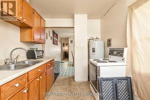 1085 3Rd A Avenue E, Owen Sound, ON - Indoor Photo Showing Kitchen With Double Sink