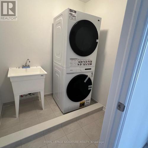 86 Brown Street, Erin, ON - Indoor Photo Showing Laundry Room