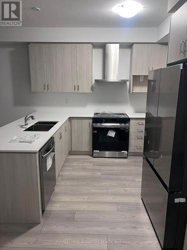 86 Brown Street, Erin, ON - Indoor Photo Showing Kitchen With Double Sink