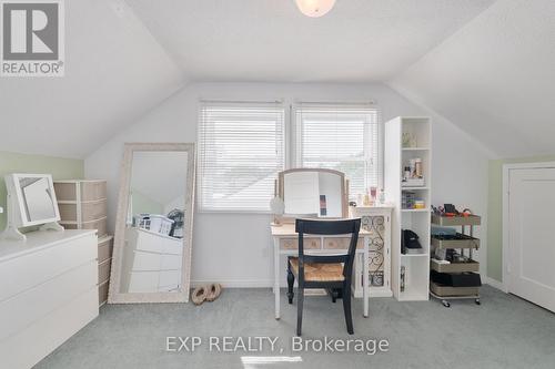 325 Simpson Avenue, Welland, ON - Indoor Photo Showing Bedroom