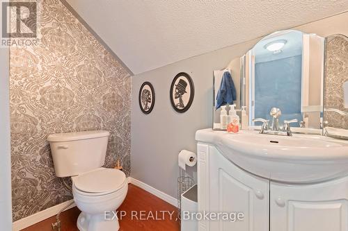 325 Simpson Avenue, Welland, ON - Indoor Photo Showing Bathroom