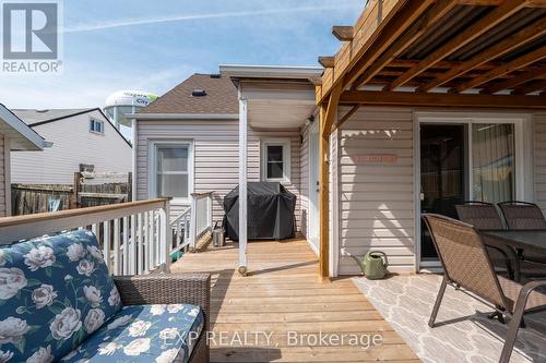 325 Simpson Avenue, Welland, ON - Outdoor With Deck Patio Veranda With Exterior