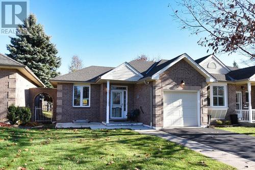 39 Twenty Place Boulevard, Hamilton, ON - Outdoor With Facade