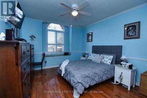 39 Twenty Place Boulevard, Hamilton, ON - Indoor Photo Showing Bedroom