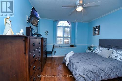 39 Twenty Place Boulevard, Hamilton, ON - Indoor Photo Showing Bedroom