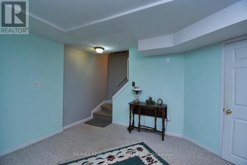 39 Twenty Place Boulevard, Hamilton, ON - Indoor Photo Showing Other Room