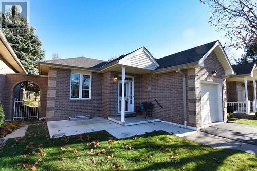 39 Twenty Place Boulevard, Hamilton, ON - Outdoor