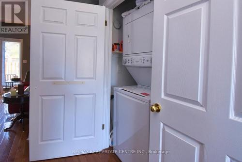 39 Twenty Place Boulevard, Hamilton, ON - Indoor Photo Showing Laundry Room