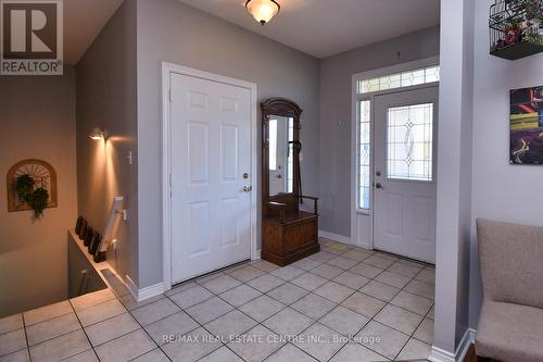 39 Twenty Place Boulevard, Hamilton, ON - Indoor Photo Showing Other Room