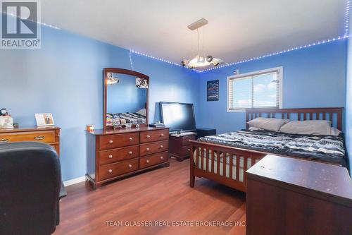 6571 Carroll Drive, Southwest Middlesex (Middlemiss), ON - Indoor Photo Showing Bedroom