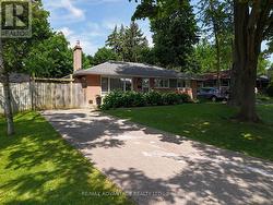 463 JELLICOE CRESCENT  London, ON N6K 2M6