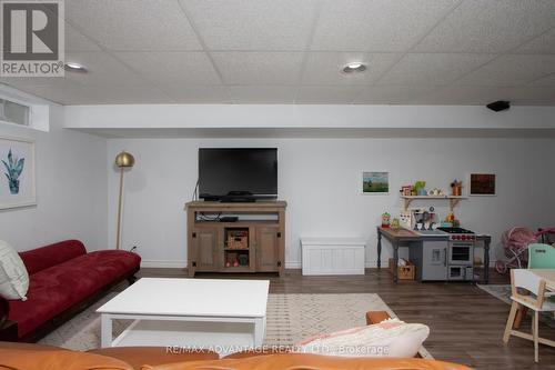 463 Jellicoe Crescent, London, ON - Indoor Photo Showing Living Room